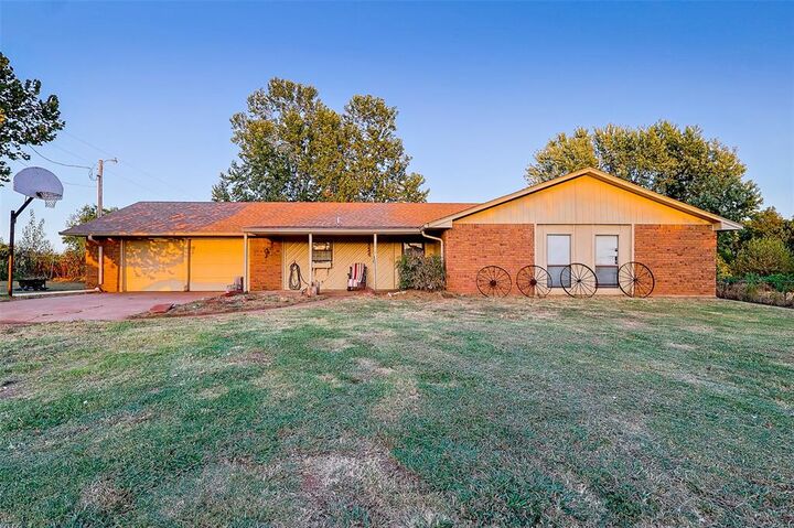 Property Photo:  201 N 72nd Street  OK 73068 