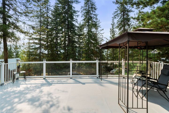Photo de la propriété:  8800 Seymour Arm Main Forest Service Road 16  BC V0E 2V2 