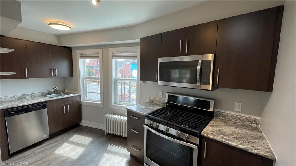 Property Photo:  4 Ottawa Street N 16  ON L8H 3Y7 