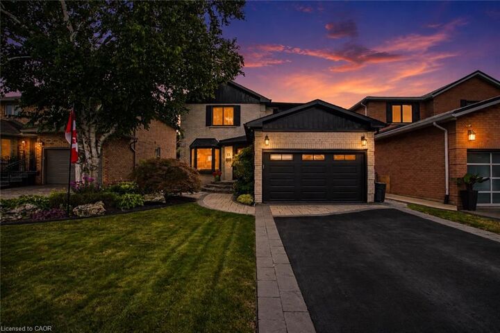 15 Francesca Court — photo 1