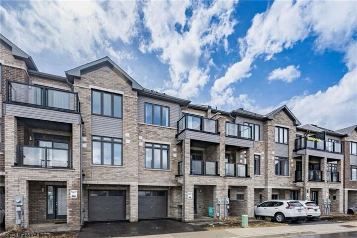 Property Photo:  585 Colborne Street E 810  ON N3S 0K4 