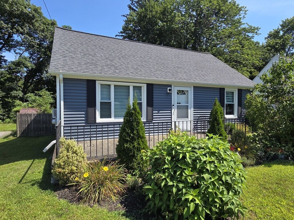 Property Photo:  40 Second Island Rd  MA 01570 