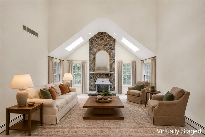 Property Photo:  4 Crestview Rd  MA 01730 