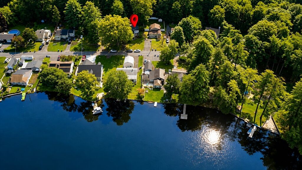 Property Photo:  52 Cottage  CT 06082 