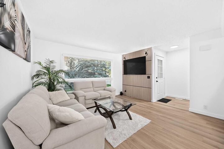 Property Photo:  135 Woodsman Lane SW  AB T2W 4Z5 