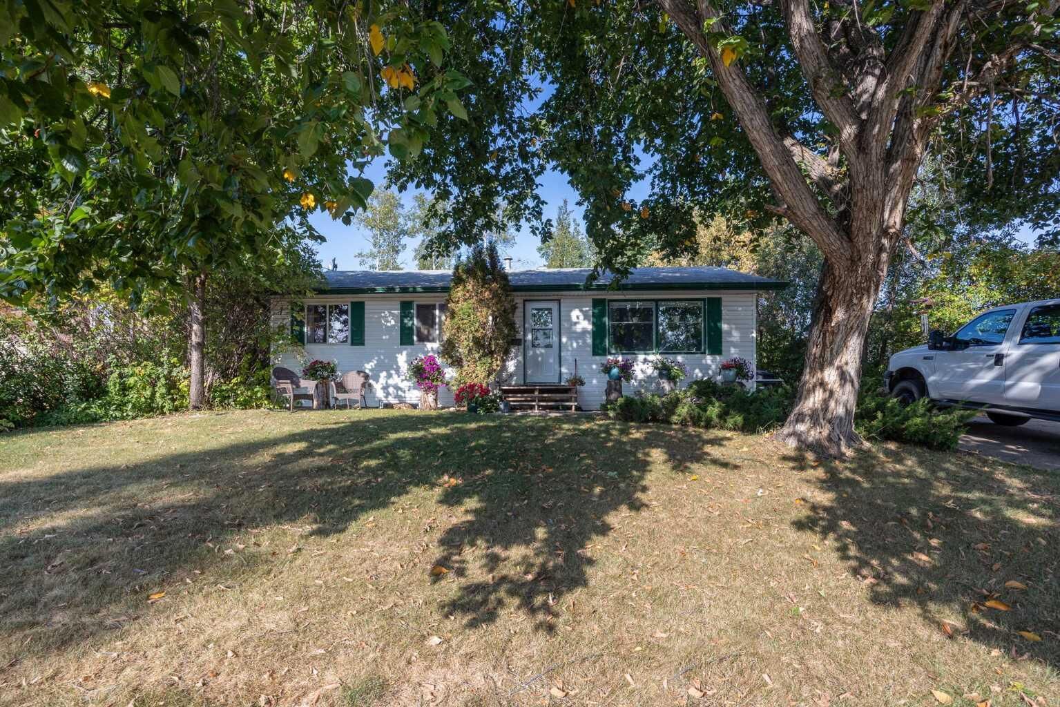 Property Photo: 54 Birch Road AB T9H 1J7