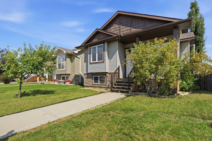 Property Photo: 42 Pondersoa Avenue AB T0M 0J0