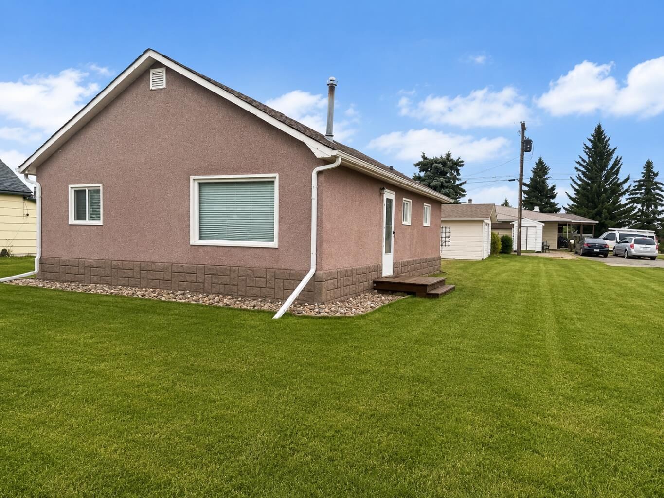 Property Photo:  5007 51 Street  AB T0B 1V0 
