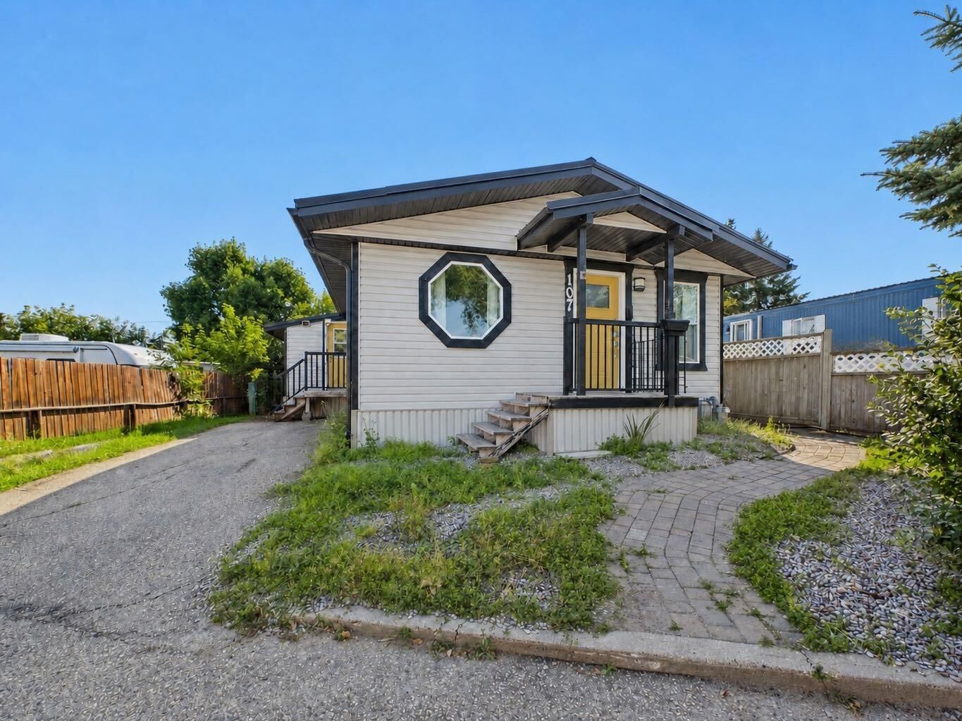 Property Photo:  6834 59 Avenue 107  AB T4P 1C9 