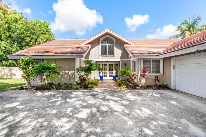 Property Photo: 123 Coco Lane FL 33458