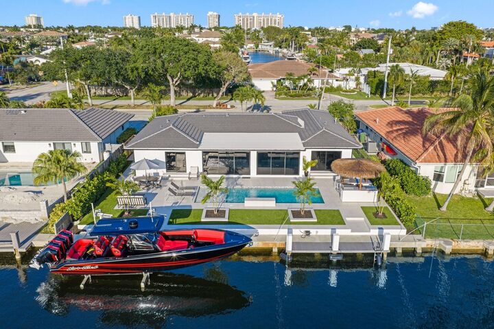 Property Photo: 5641 Bayview Drive FL 33308