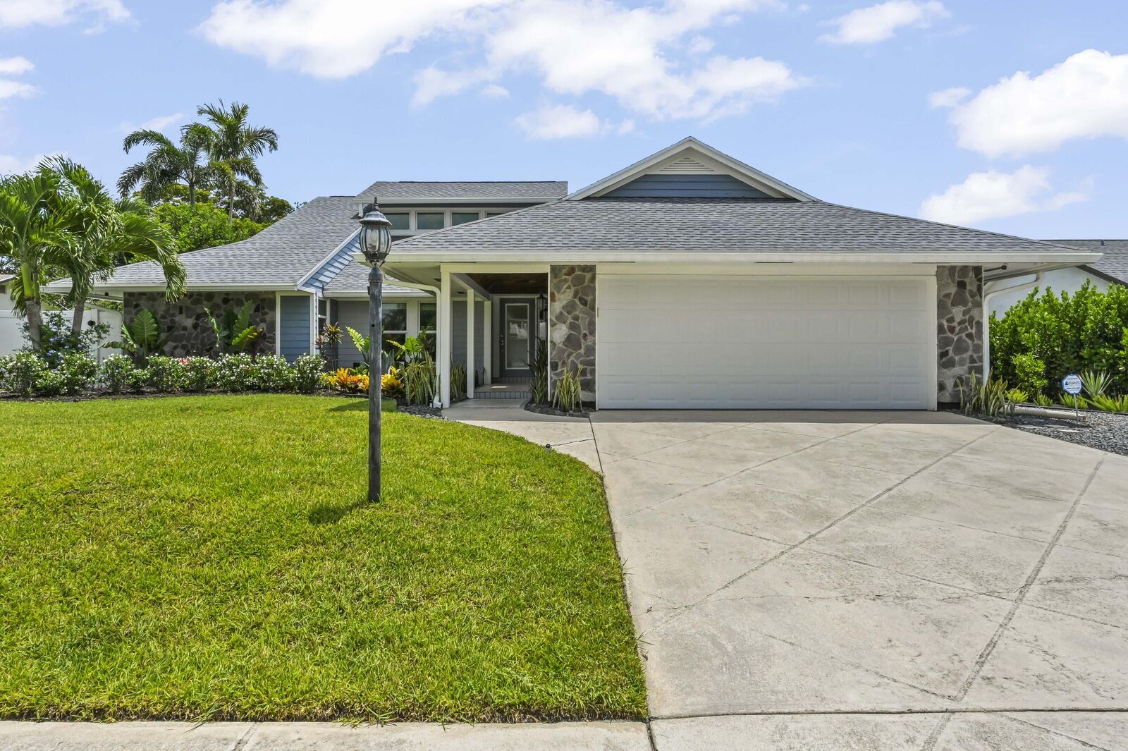 Property Photo: 1102 Kriss Lane FL 33458