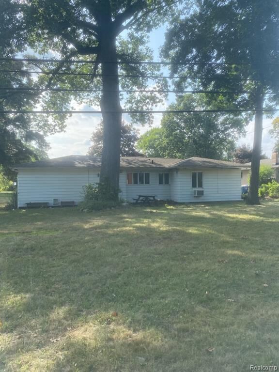 Property Photo: 1226 Alhi Street MI 48328