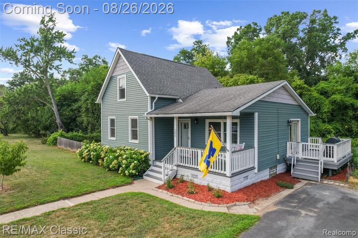 Property Photo: 505 E Columbia MI 48111