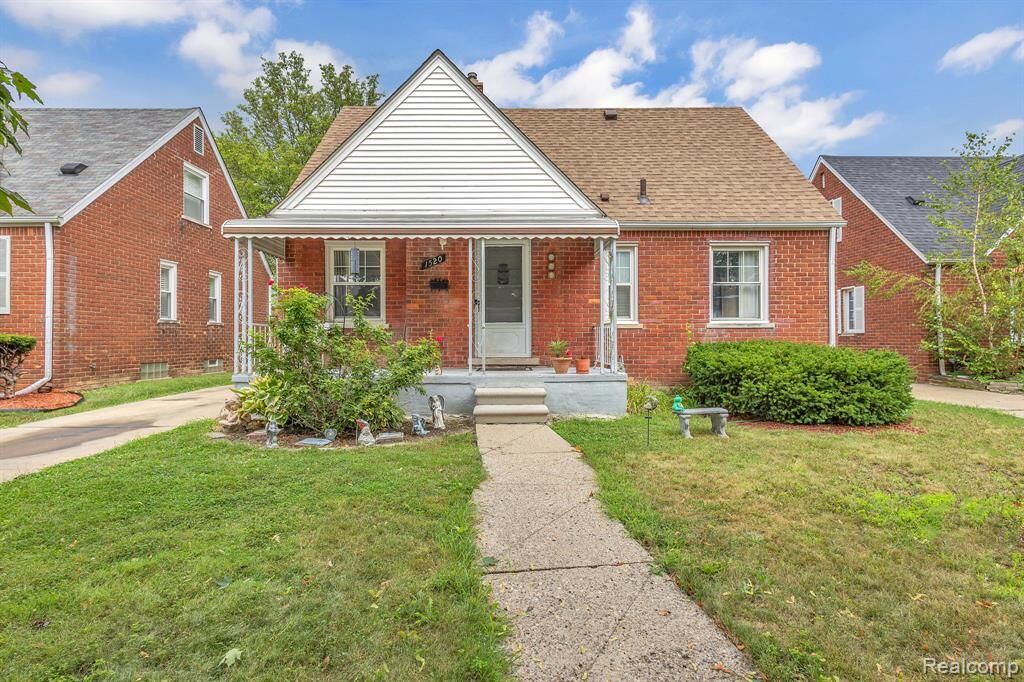 Property Photo:  1520 Michigan Boulevard  MI 48146 
