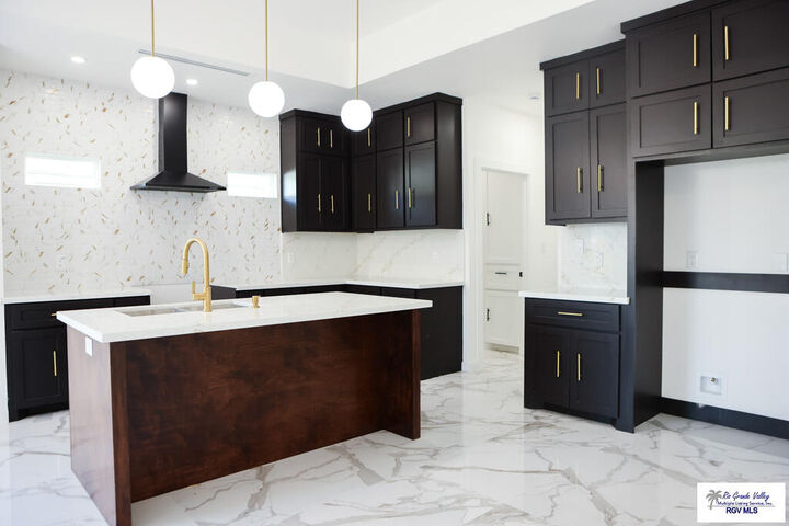 Property Photo: 7658 Hana Dr TX 78520