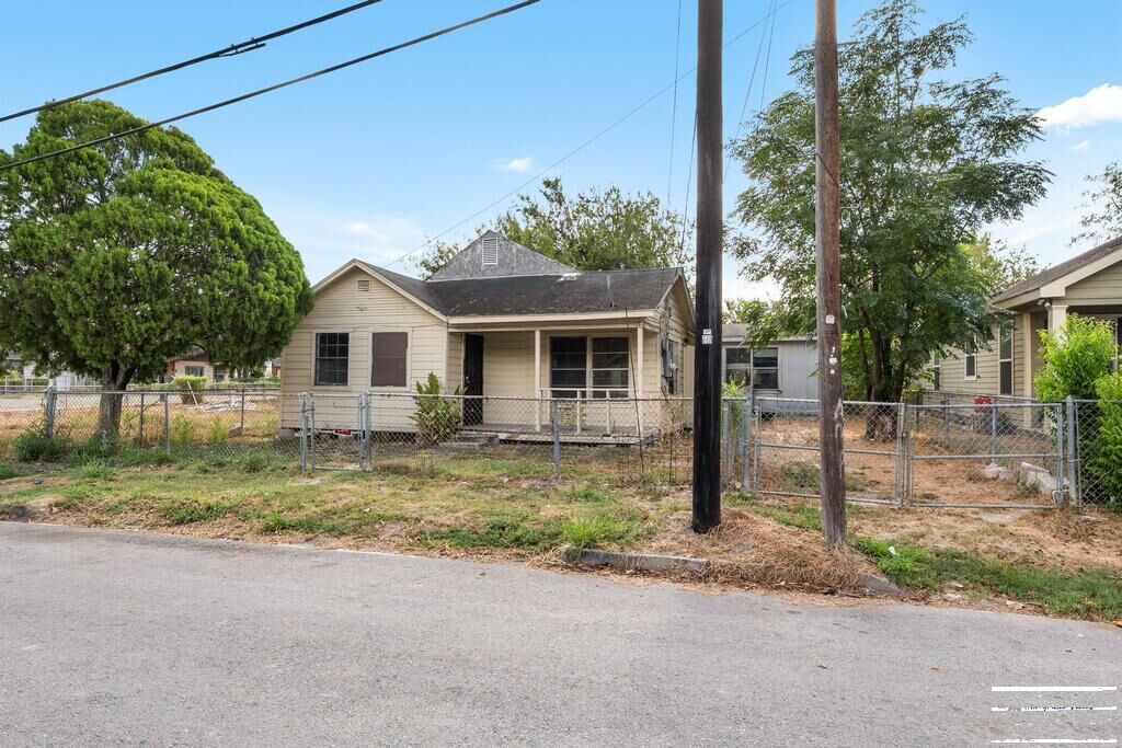 Property Photo:  408 Villarreal St.  TX 78559 