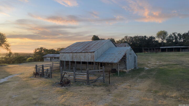 Property Photo:  2825 W Ammann Rd  TX 78163 