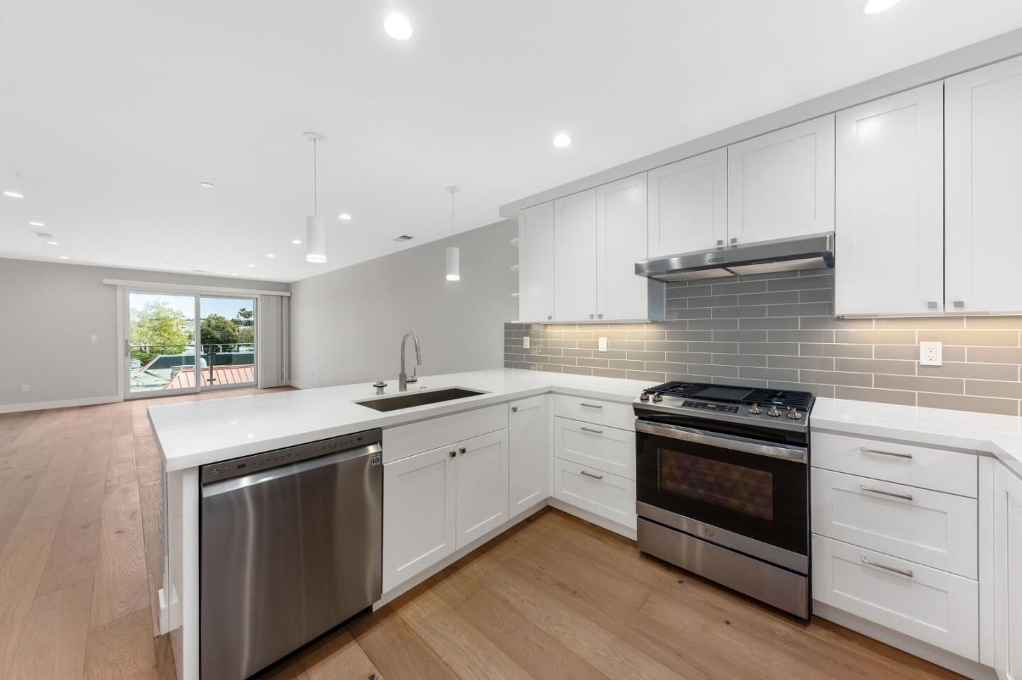 Property Photo:  30 Hermosa Avenue 302  CA 94030 