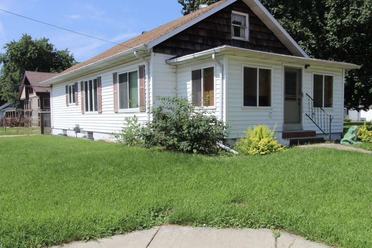 Property Photo: 1503 & 1507 Lowell Street WI 53545