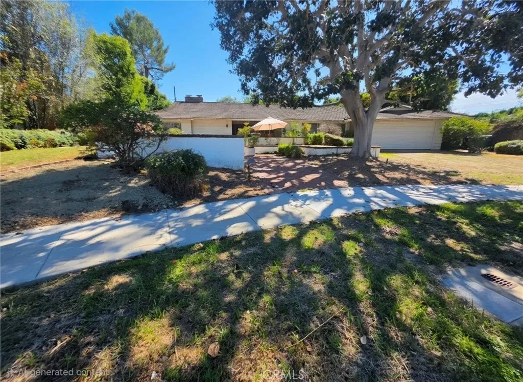 Property Photo:  1112 Charwood Lane  CA 92705 