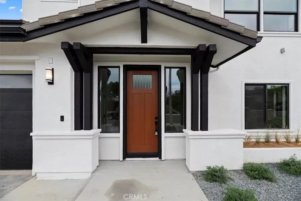 Property Photo: 943 N Avenue 66 CA 90042