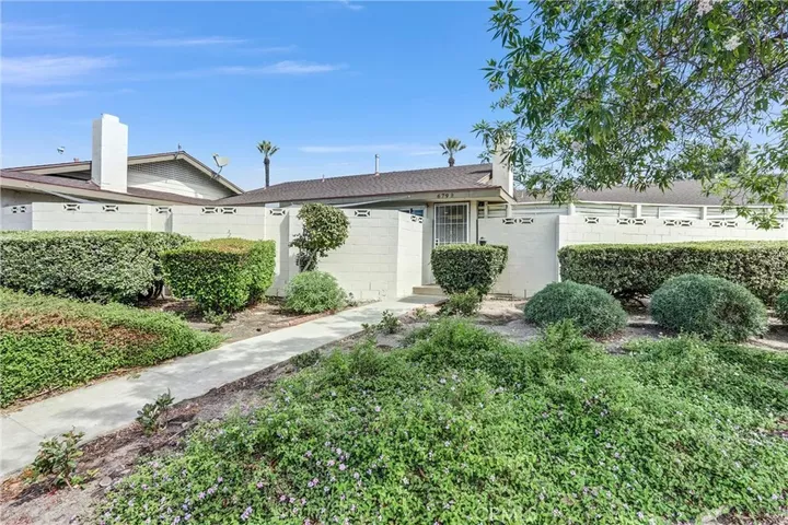 Property Photo: 679 S Indian Hill B CA 91711