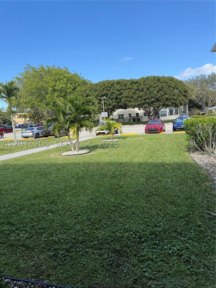 Property Photo:  272 Camden L 272  FL 33417 