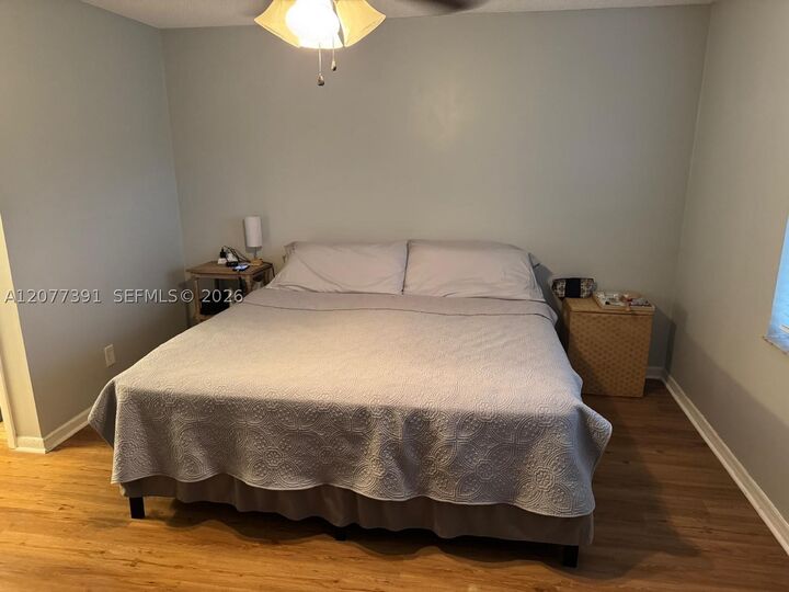 Property Photo:  