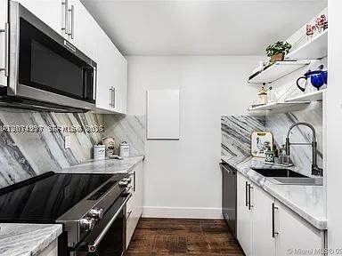 Property Photo:  2625 Collins Ave 212  FL 33140 