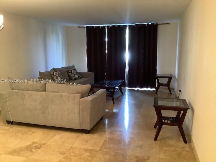 Property Photo: 2801 NE 183rd St 111W FL 33160