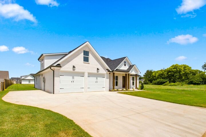 Property Photo: 135 Grove Landing Dr AL 35674