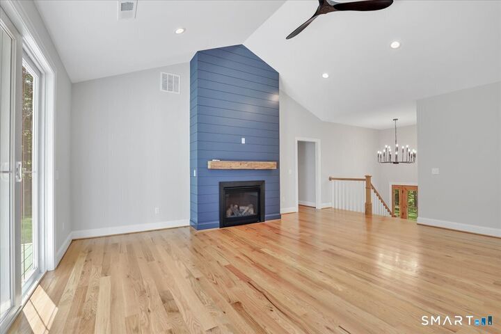 Property Photo:  147 Hackmatack Street  CT 06040 