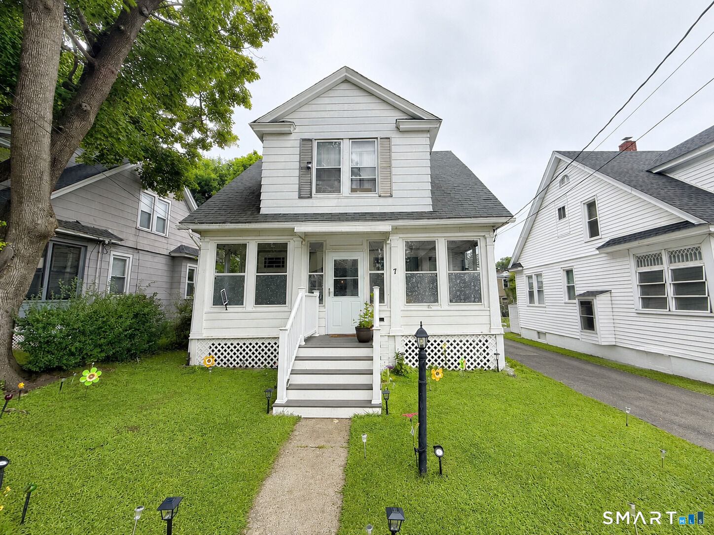 Property Photo:  7 Alma Street  CT 06705 