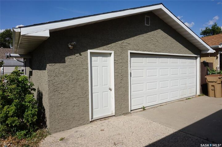Property Photo:  91 Plant Crescent  SK S4N 5C2 