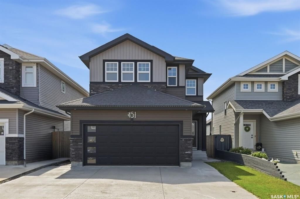 Property Photo:  451 Veltkamp Crescent  SK S7T 0S1 