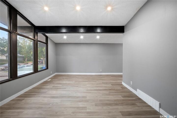 Property Photo:  2225 Bedford Avenue E  SK S4N 0H1 