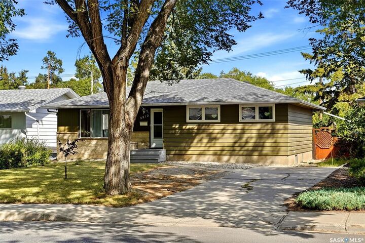 Property Photo:  3210 Parliament Avenue  SK S4S 2L8 