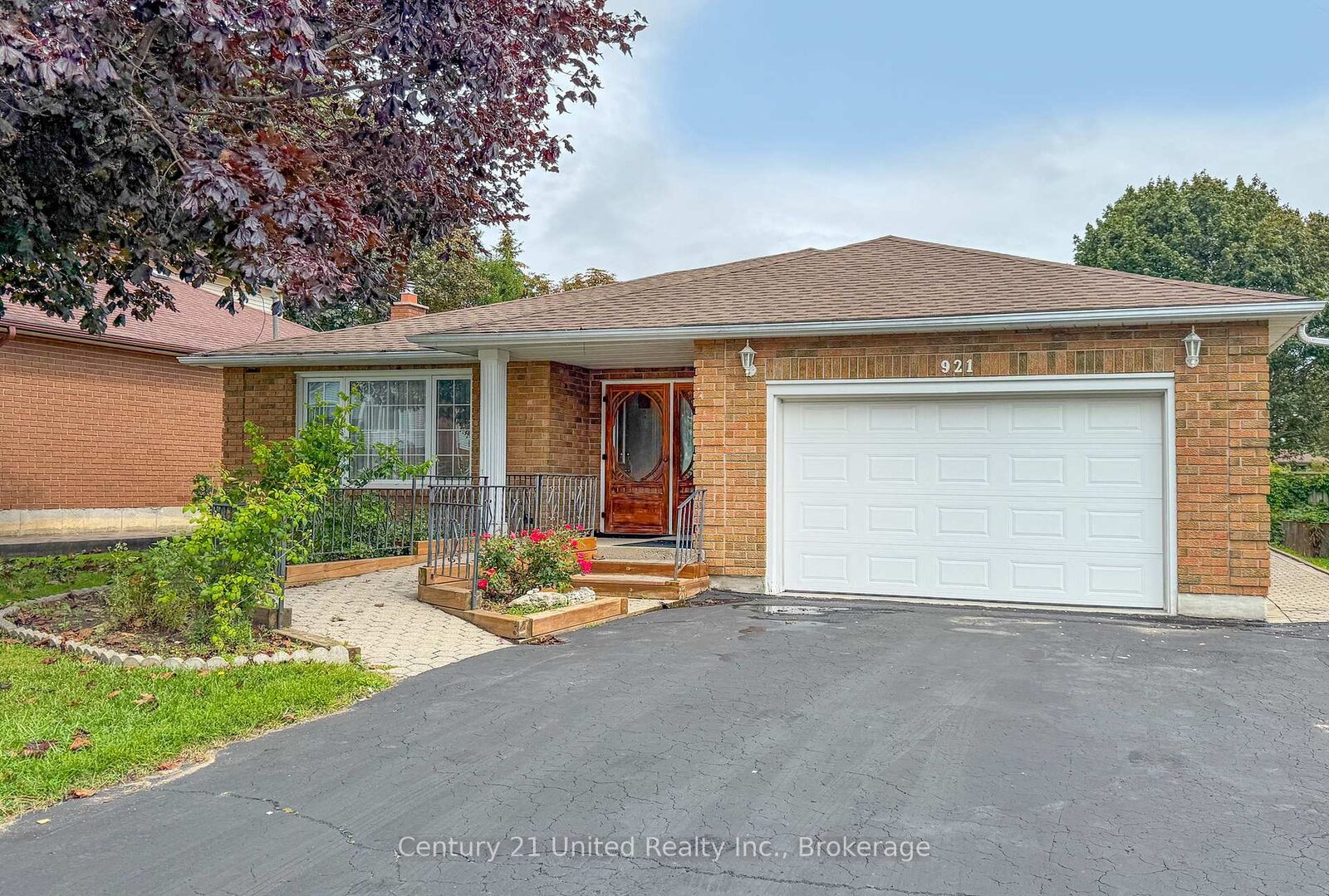 Property Photo:  921 Westwood Crescent  ON K9A 5B6 