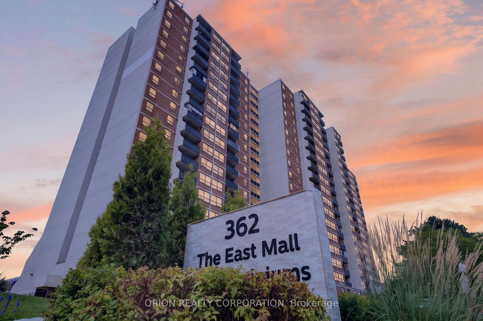 Property Photo:  362 The East Mall N/A 309  ON M9B 6C4 