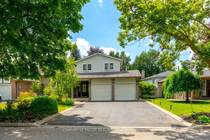 619 Moorelands Crescent — photo 1