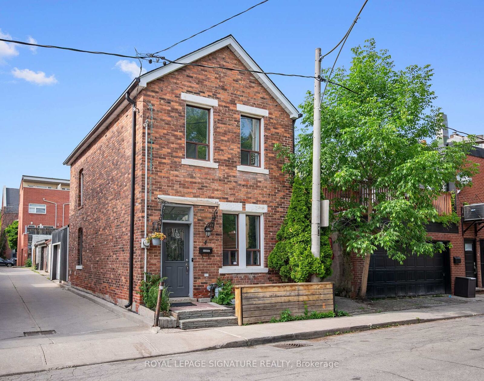 Property Photo: 4 Whitaker Avenue ON M6J 1A1