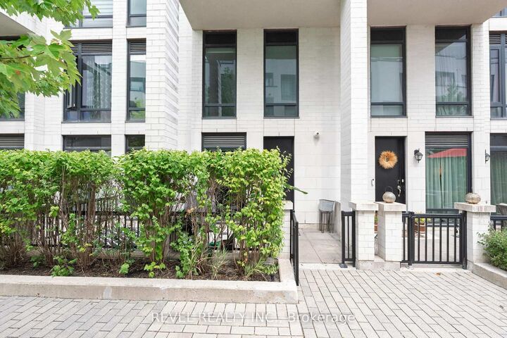 Property Photo:  136 Widdicombe Hill Boulevard 108  ON M9R 0A9 