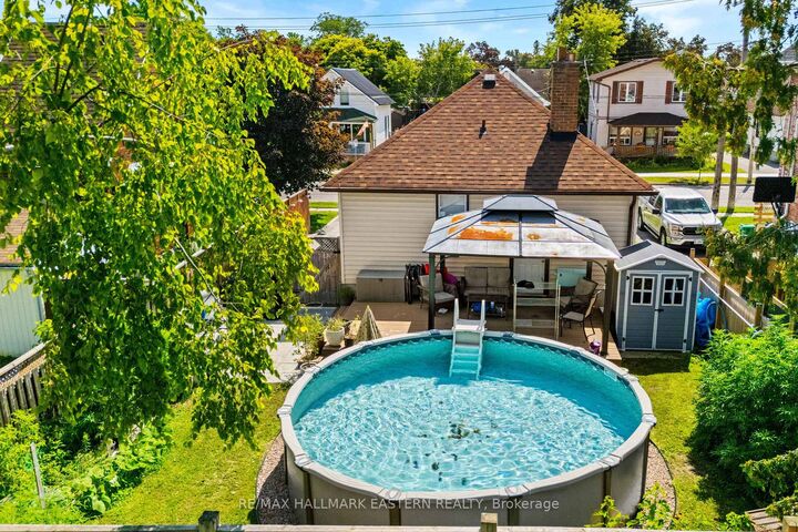Property Photo: 420 Edison Avenue ON K9J 4G3