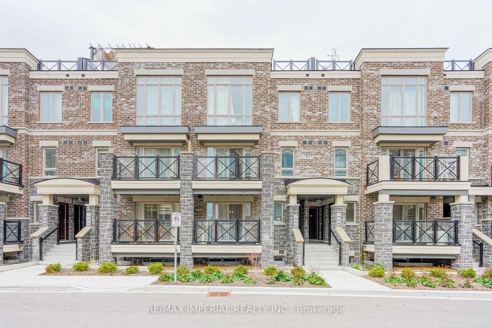Property Photo:  15 Westmeath Lane 2910  ON L6B 1N5 