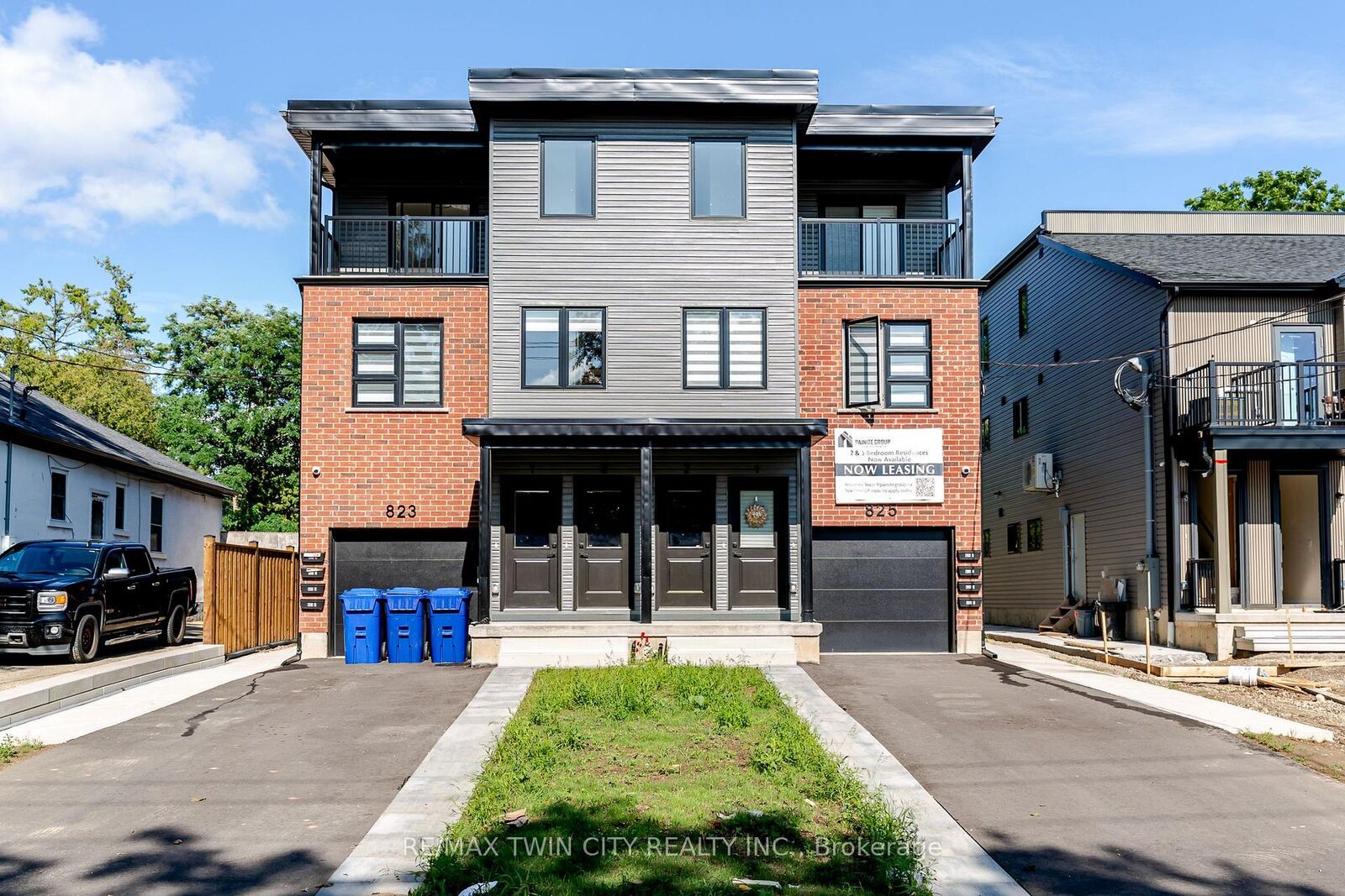 Property Photo:  825 Stirling Avenue S 3  ON N2M 3K4 