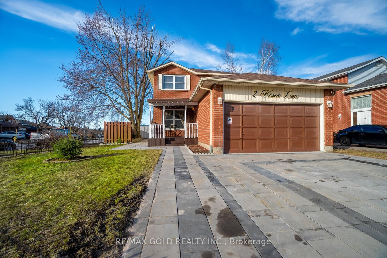 Property Photo: 2 Kinzie Lane ON L4M 6A3