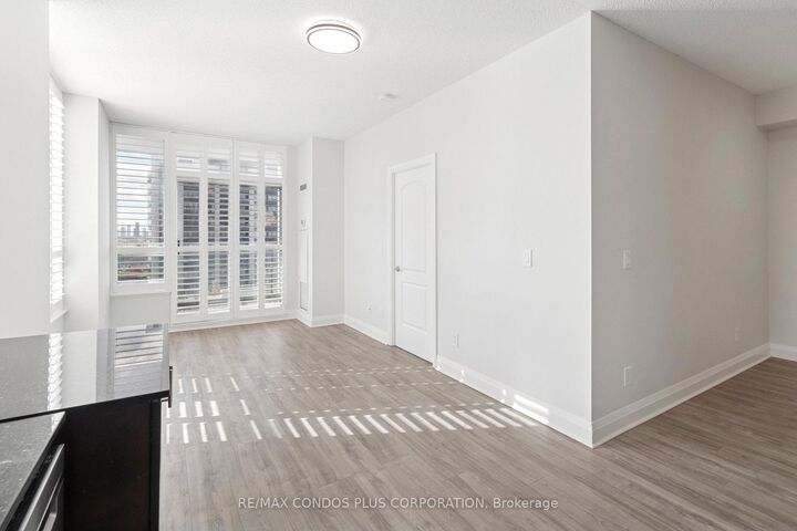 Property Photo: 20 North Park Road 1108 ON L4J 0G7