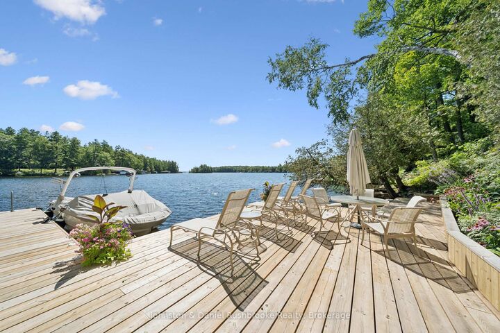 Property Photo: 1041 Ann Street 4 ON P1P 1R2