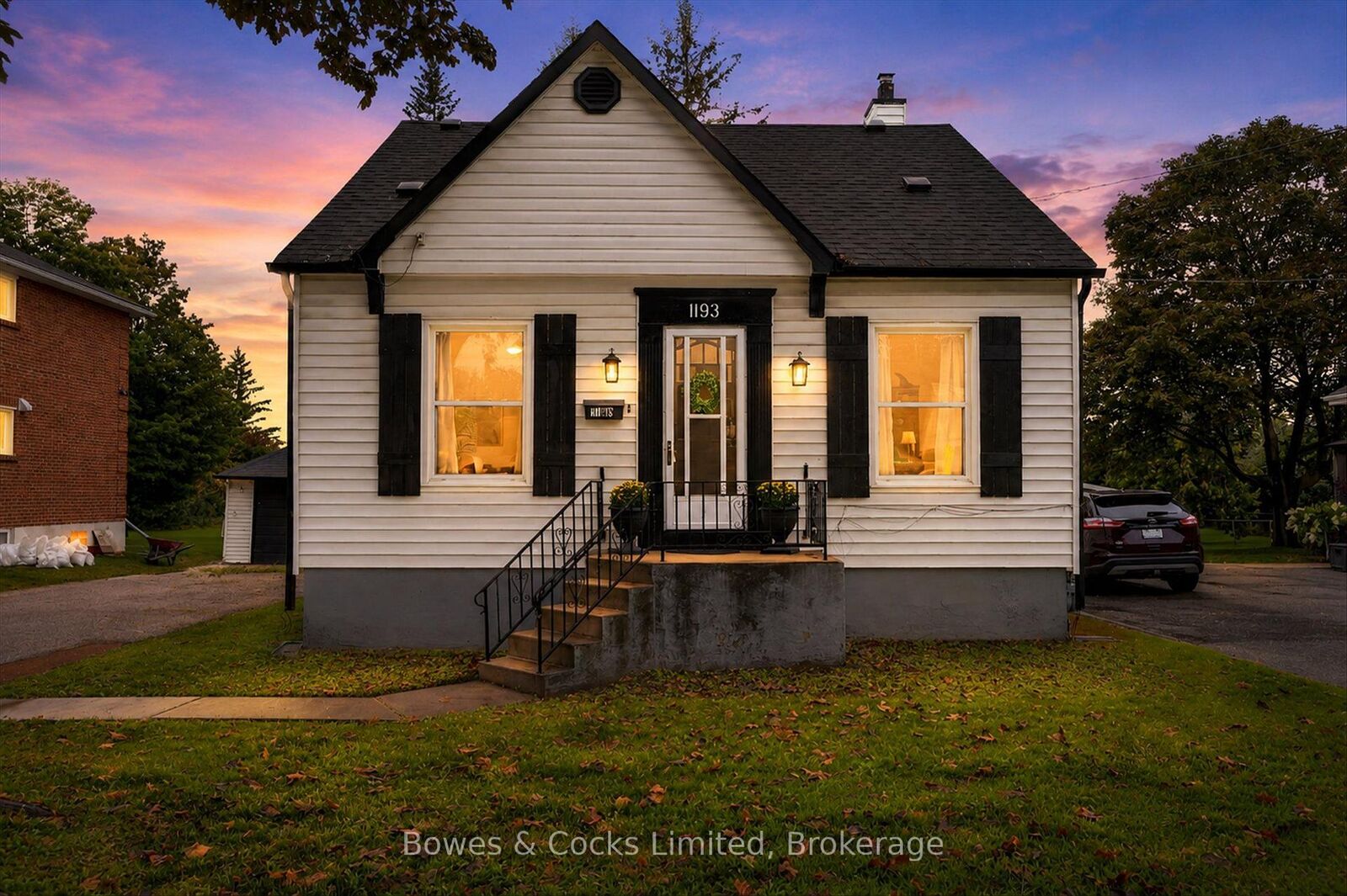 Property Photo: 1193 Clonsilla Avenue ON K9J 5Y6